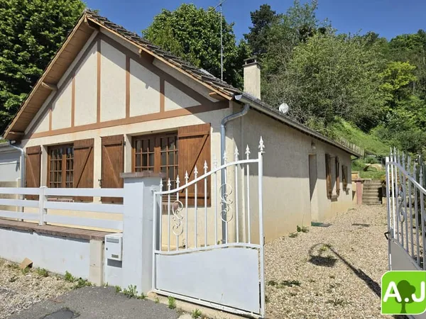 Maison de village, centre ville