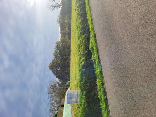 Terrain 379 m²
