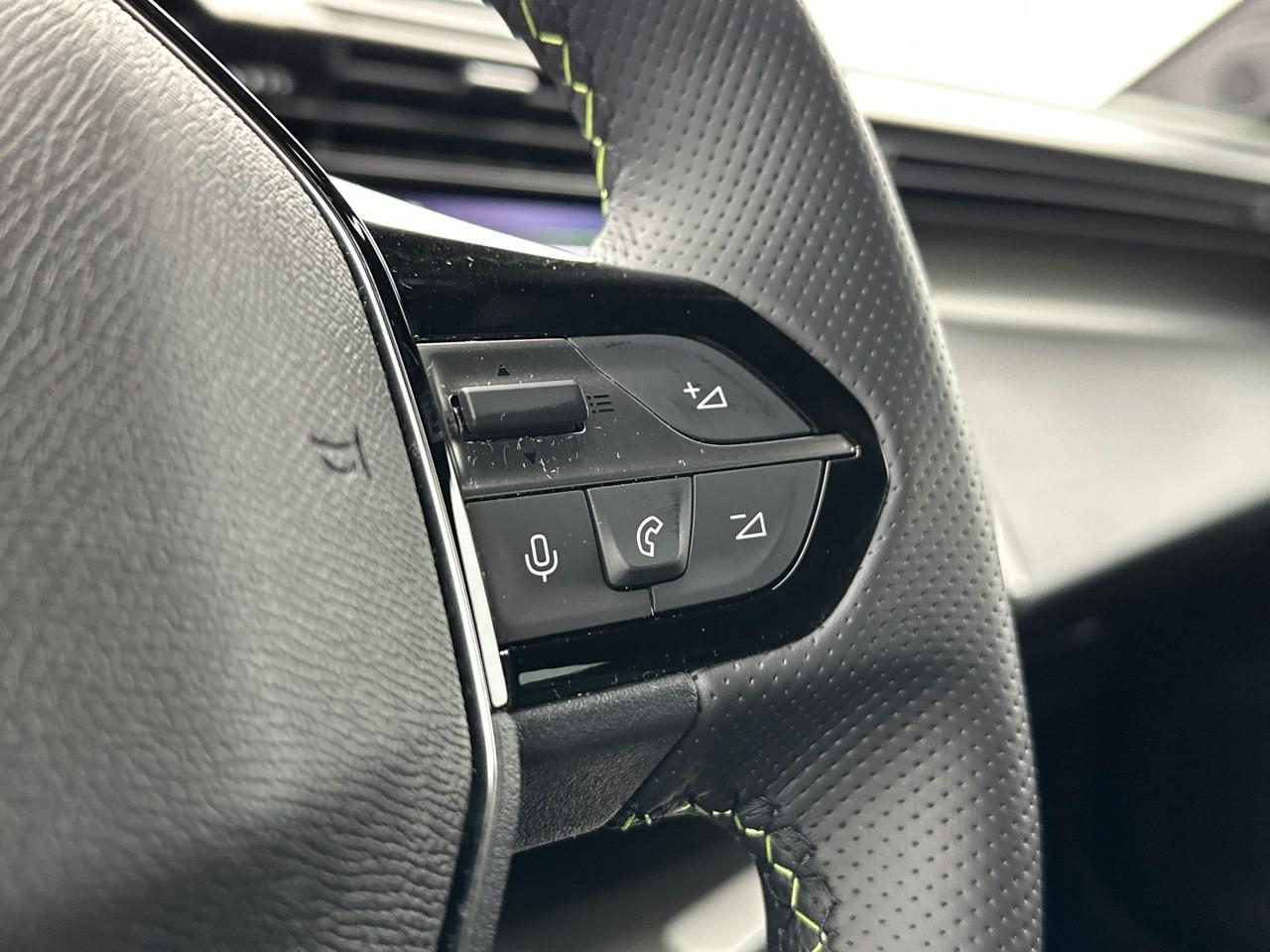 Peugeot 408 hybrid 145 e-dcs6 gt — photo 21