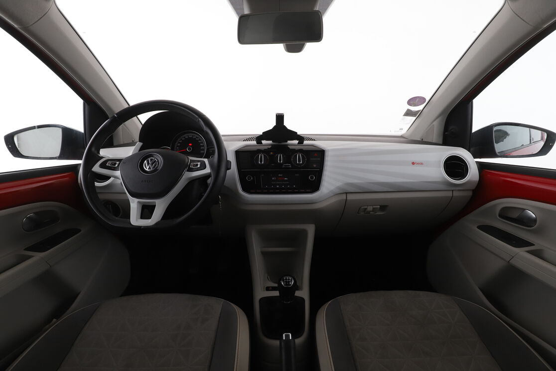 Volkswagen up! 1.0 Up! Beats Audio — photo 11