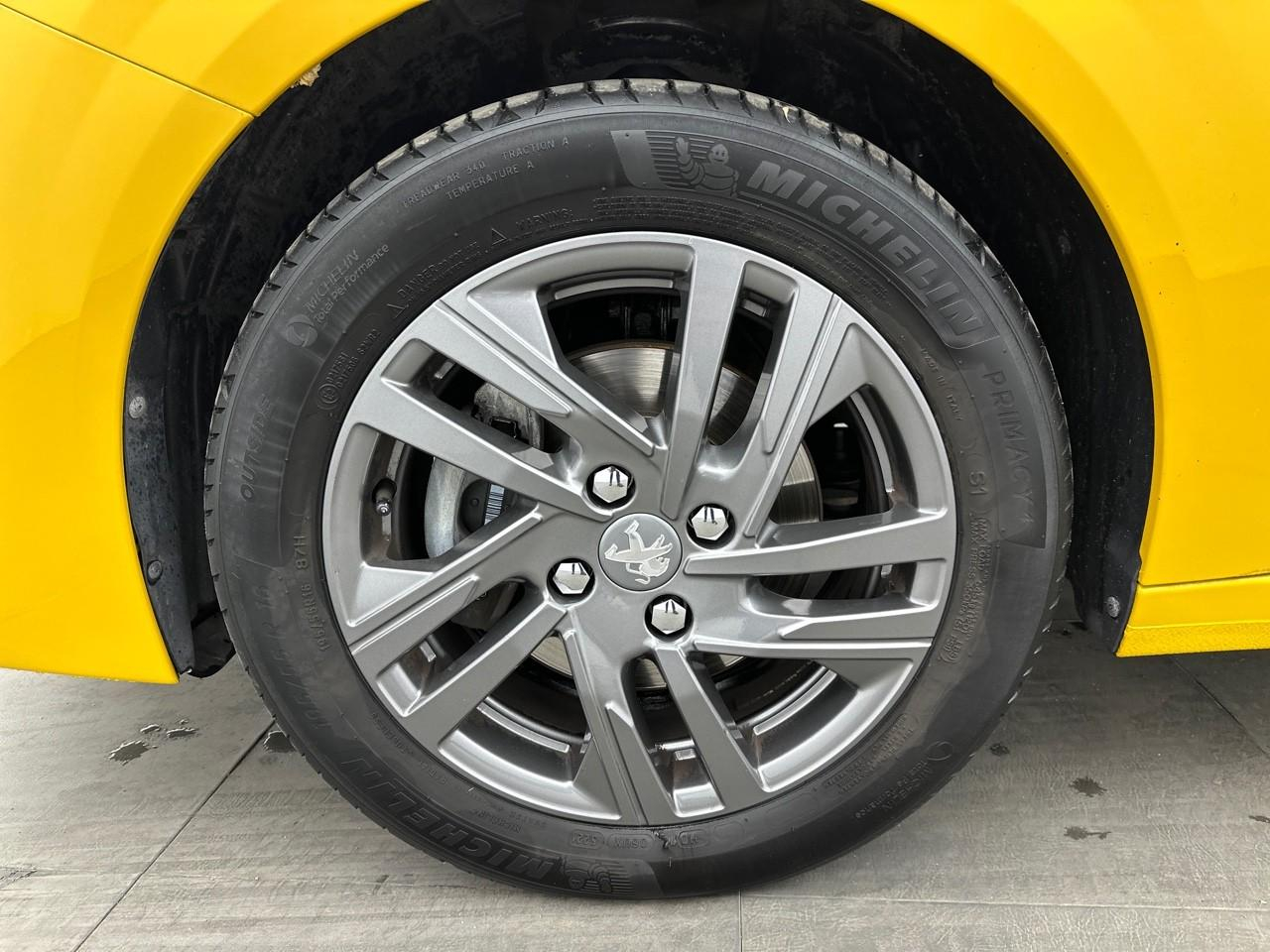 Peugeot 208 puretech 100 s&s eat8 style — photo 14