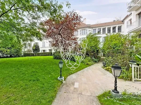 APPARTEMENT F3 de 64m2 avec jardin au coeur de la Butte de Montmartre
