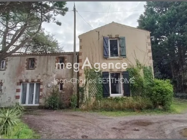 Idéal pour gite ou chambres d'hôtes, 324m2 habitable, 4900 m2 de terrain.