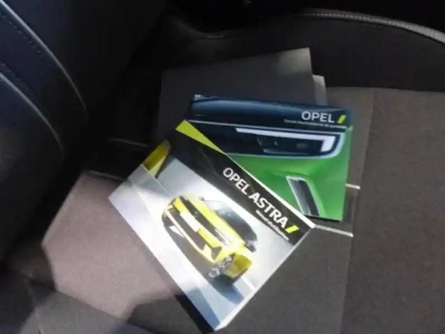 Opel Astra 1.6 turbo 180ch hybrid gs bva8 — photo 11