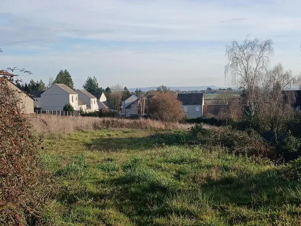 Troarn. Terrain viabilisé de 1283 m².