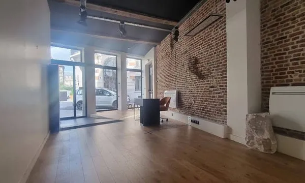 Local d'activité 1 pièce 92 m²