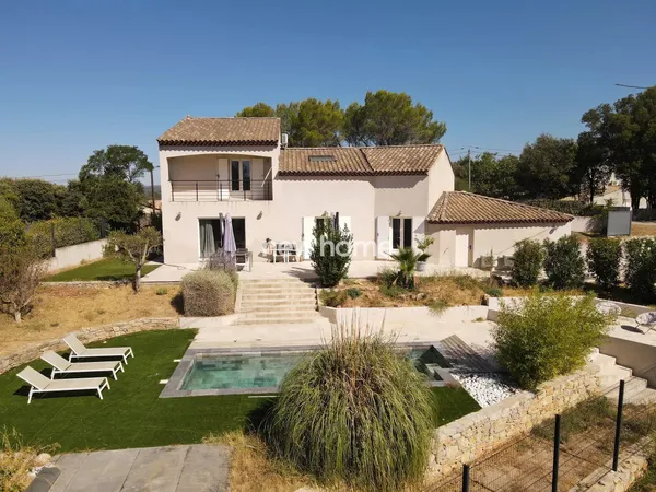Villa moderne dans un quartier calme au Thoronet