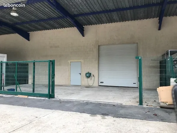 Local 260m2 Prunay sur essonne
