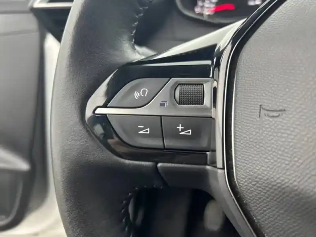 Peugeot 208 puretech 75 s&amp;s bvm5 — photo 15