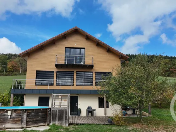 Maison 9 pièces 225 m²