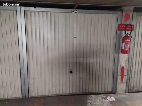 Box fermé 11,5 m² - Paris 15e - Rue de Lourmel / Rue Juge - -5