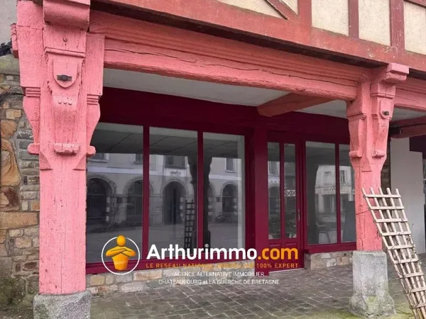 Local commercial 1 pièce 70 m²