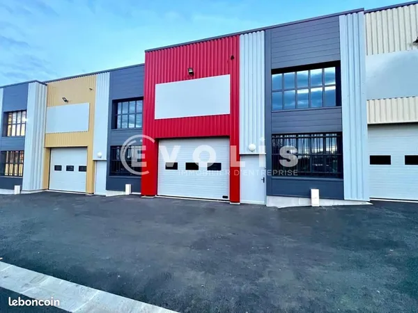 Local d'activité 163 m²