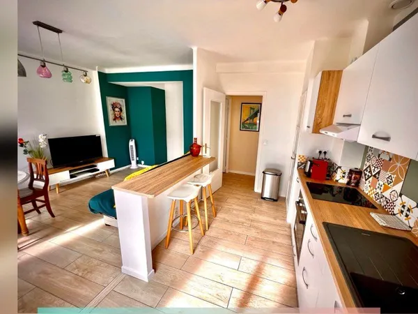 Location Beau F2 41m2 meublé et climatisé _ centre Golfe Juan Contrat Étudiant ou Mobilité