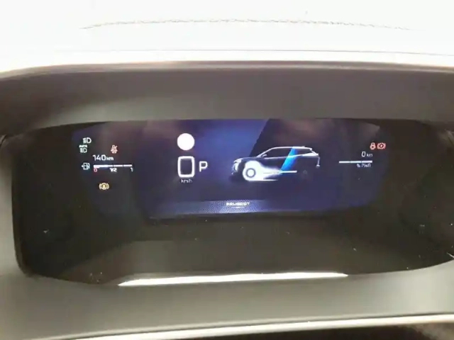 Peugeot 2008 hybrid 145 e-dcs6 — photo 31