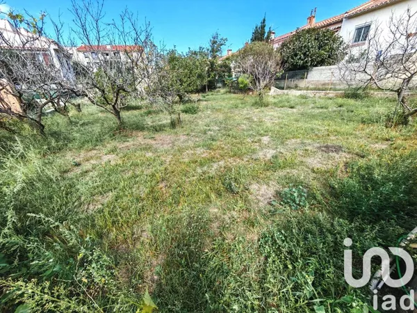 Terrain 680 m²