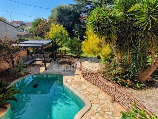 PERPIGNAN | VILLA DE CARACTÈRE DE 194 M² AVEC SÉJOUR CATHÉDRALE, JARDIN ARBORÉ DE 1 119 M² ET PISCIN