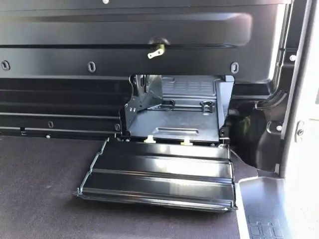 Peugeot Expert fgn m diesel 150 ch automatique — photo 18