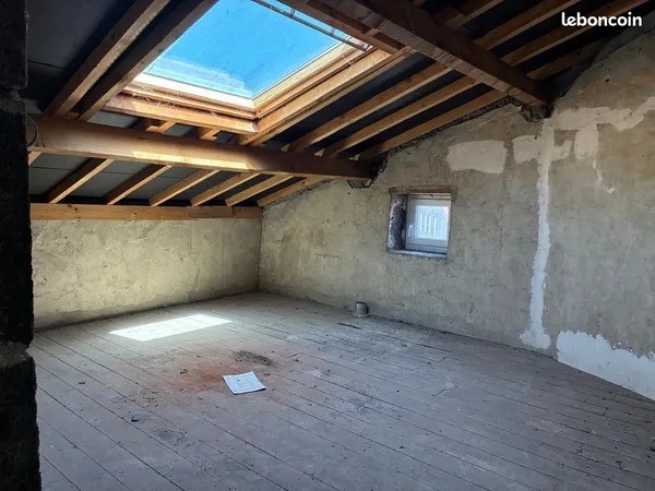 Maison ancienne composée de deux appartements- Orcines