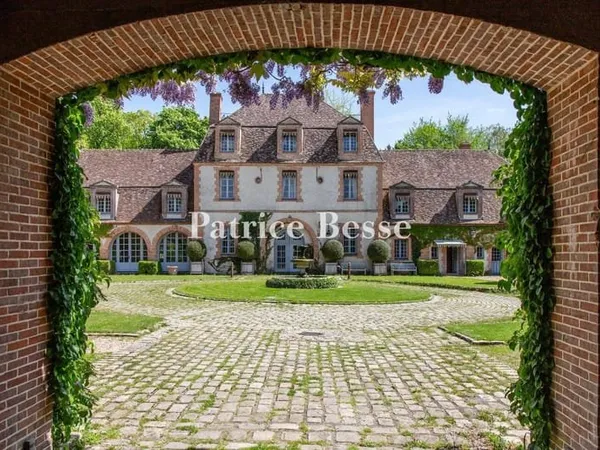 Maison 17 pièces 813 m²