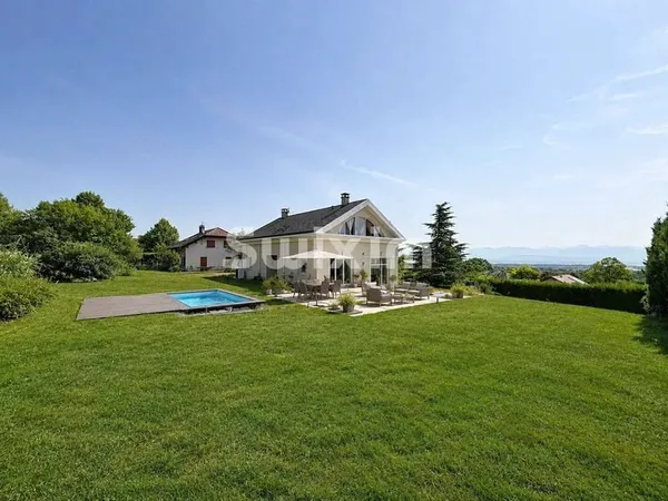 Maison 6 pièces 288 m²