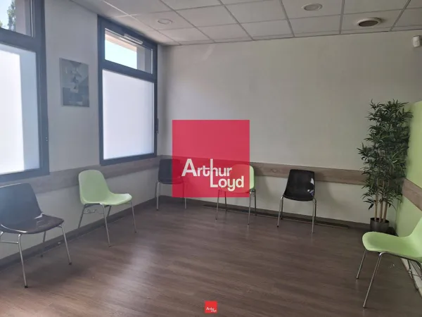 Local professionnel 112 m²