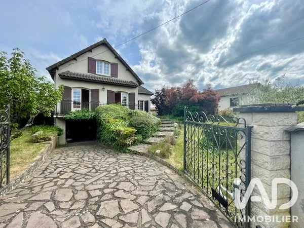 Maison 8 pièces 141 m²