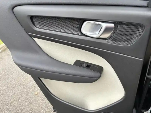 Volvo Xc40 t4 recharge 129+82 ch dct7 — photo 32