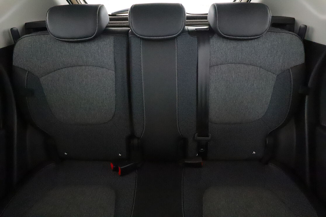Renault Captur 1.5 dCi Energy Intens — photo 14