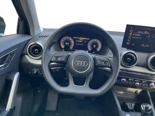 Audi Q2 35 tfsi 150 s tronic 7 — photo 16