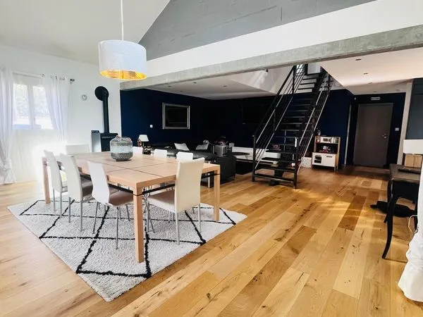 Bien rare : maison 195 m², piscine chauffée, 4 chambres