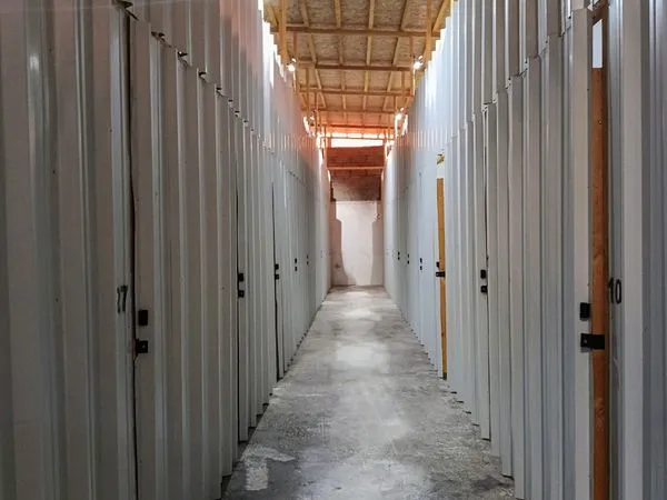Location box de stockage, garde-meubles sécurisé 10 m² - Saint-Maixent-l'École