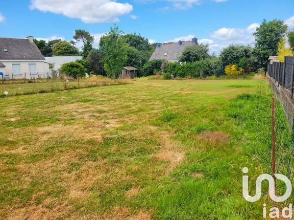 Terrain 650 m²