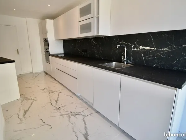Appartement de standing vue mer Cros-de Cagnes