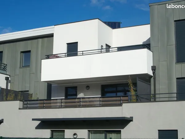 Loue 3 pièces avec terrasse
