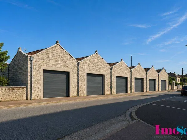 Entrepôt 216 m²