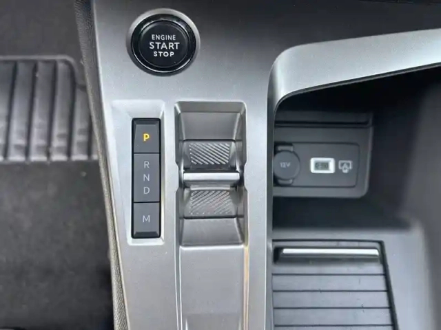 Peugeot 308 sw hybrid 145 e-dcs6 — photo 14