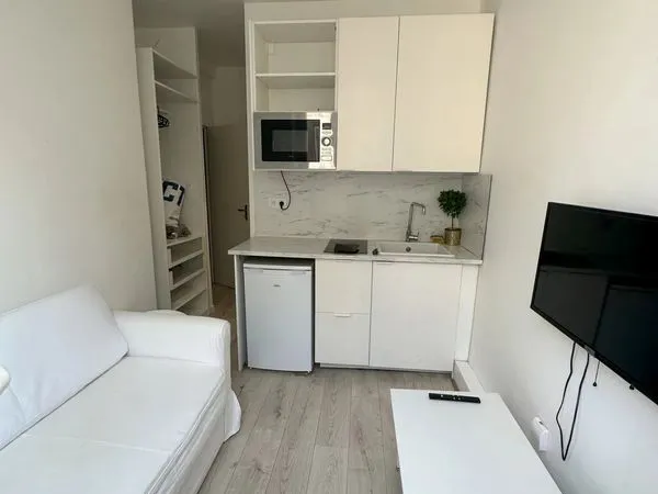Studio 1 pièce 11 m²