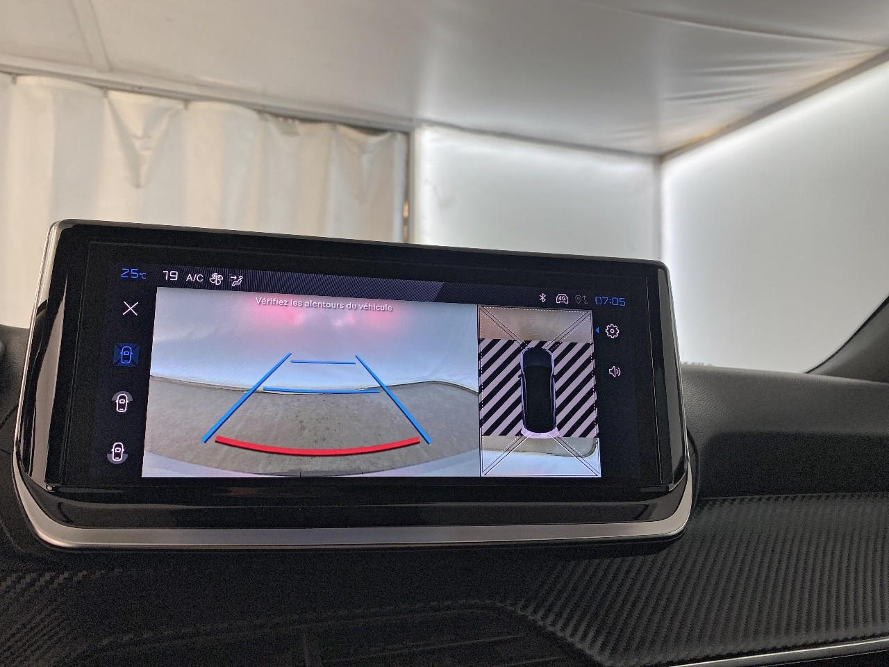 Peugeot 2008 hybrid 145 ch e-dcs6 allure — photo 17