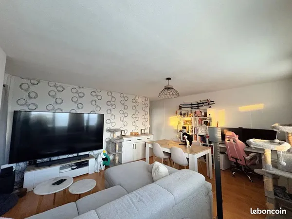 APPARTEMENT A VENDRE - T3 62m² - LUMINEUX ET TOUT A PIED