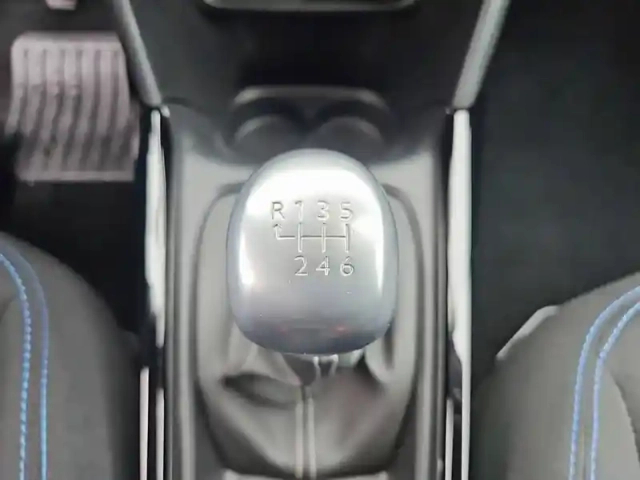 Peugeot 2008 puretech 110ch s&amp;s bvm6 — photo 14