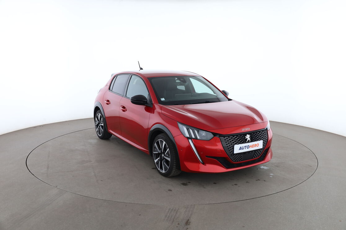 Peugeot 208 1.2 PureTech GT EAT8 — photo 7
