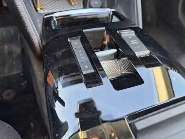 Citroën C4 e- 136 ch automatique — photo 54