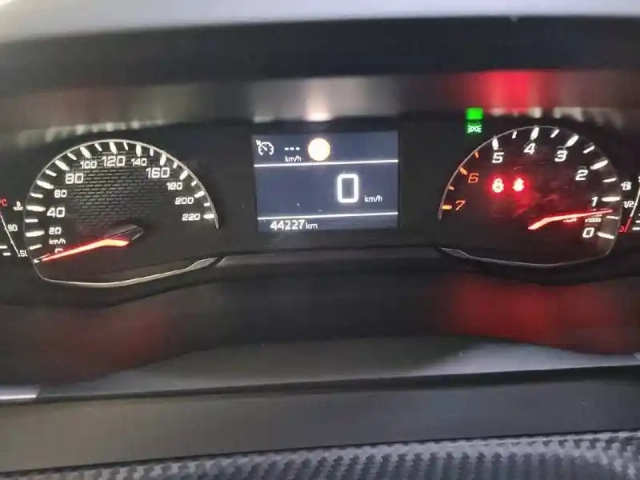 Peugeot 208 puretech 100 s&amp;s bvm6 — photo 41