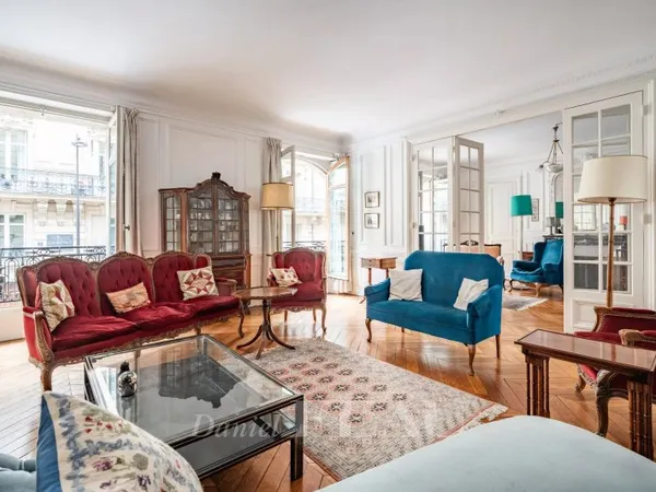 Paris XVIIe - Plaine Monceau - Elégant appartement - 4 chambres.