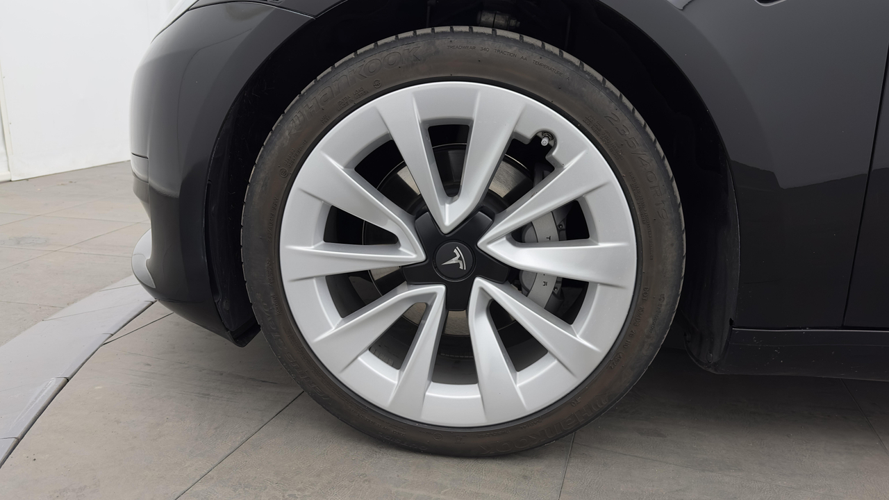 Tesla MODEL 3 RWD — photo 9