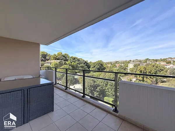 Appartement Marseille 2 pièces 40 m², calme, vue très dégagée