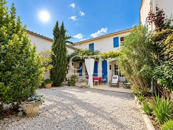 Maison 8 pièces 190 m²