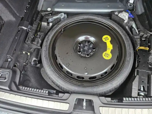 Volvo V60 b4 197 ch dct7 — photo 9