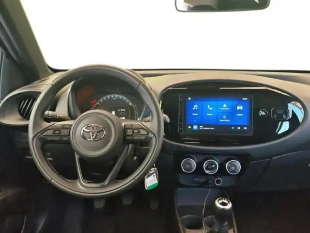 Toyota Aygo x 1.0 vvt-i 72ch dynamic my24 — photo 10